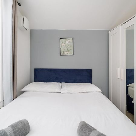 Modern 2 Bed East London Home By Rebby Properties Sleeps 5 Near Canning Town Station Bagian luar foto