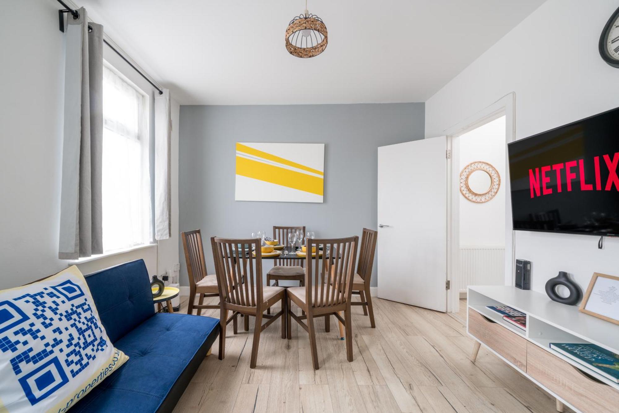 Modern 2 Bed East London Home By Rebby Properties Sleeps 5 Near Canning Town Station Bagian luar foto
