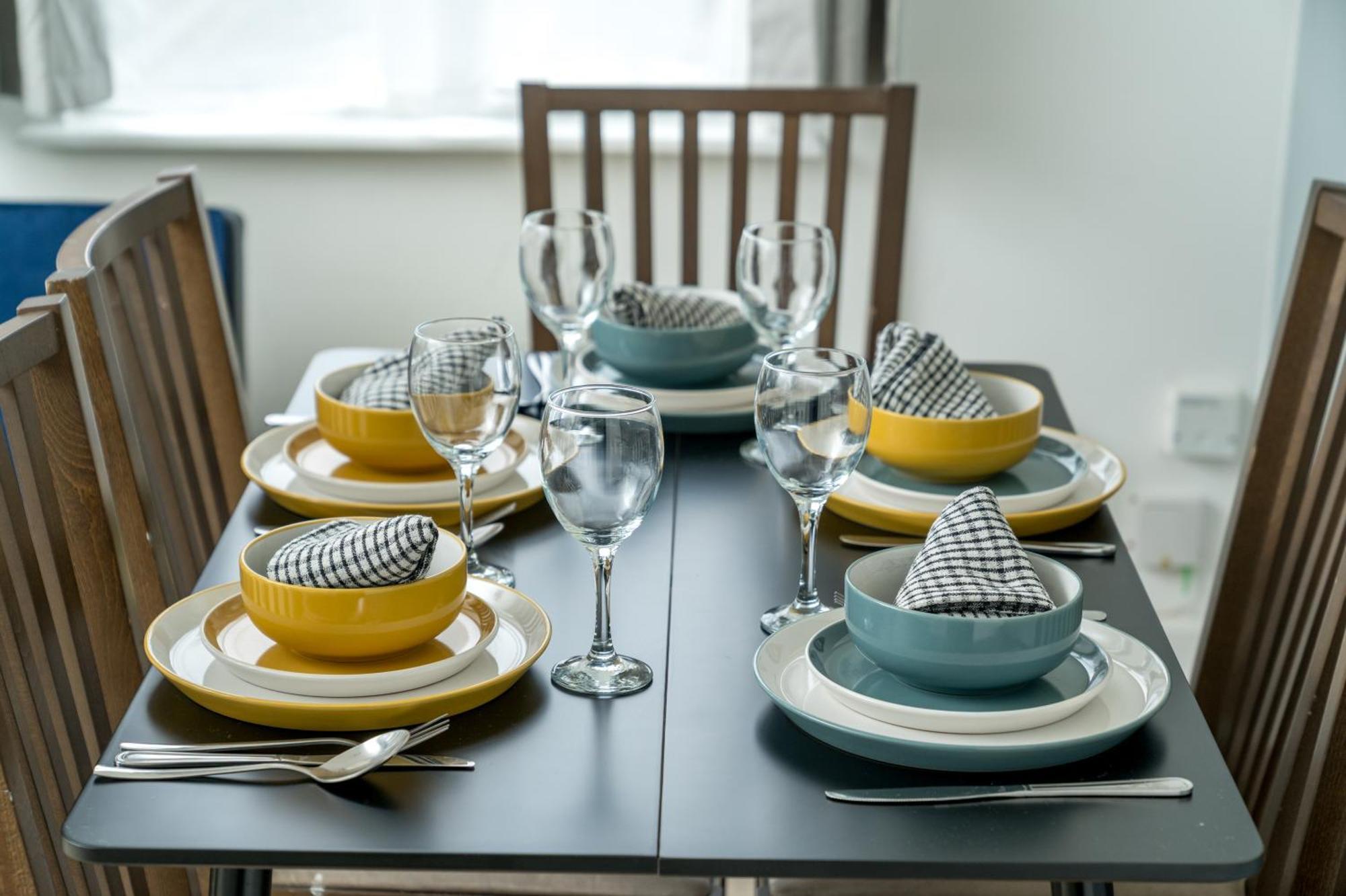 Modern 2 Bed East London Home By Rebby Properties Sleeps 5 Near Canning Town Station Bagian luar foto