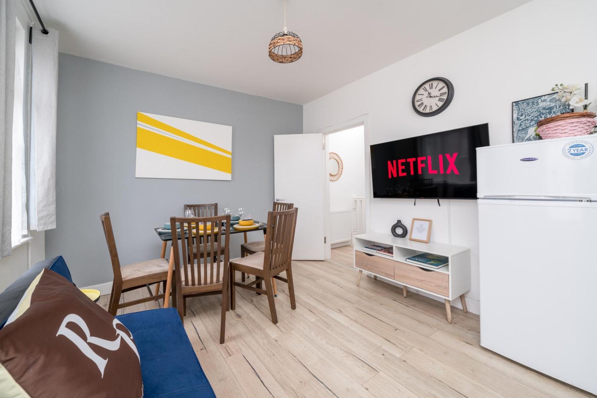 Modern 2 Bed East London Home By Rebby Properties Sleeps 5 Near Canning Town Station Bagian luar foto